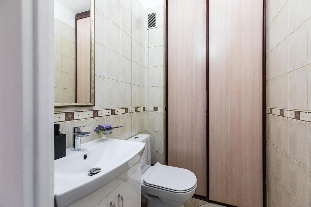 Room, Pirenejska 20 Cozy Rooms Warsaw Ngoại thất bức ảnh