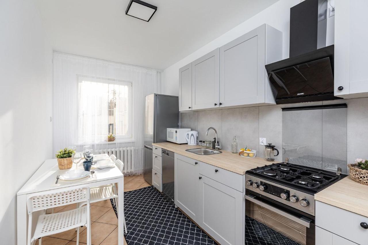 Room, Pirenejska 20 Cozy Rooms Warsaw Ngoại thất bức ảnh