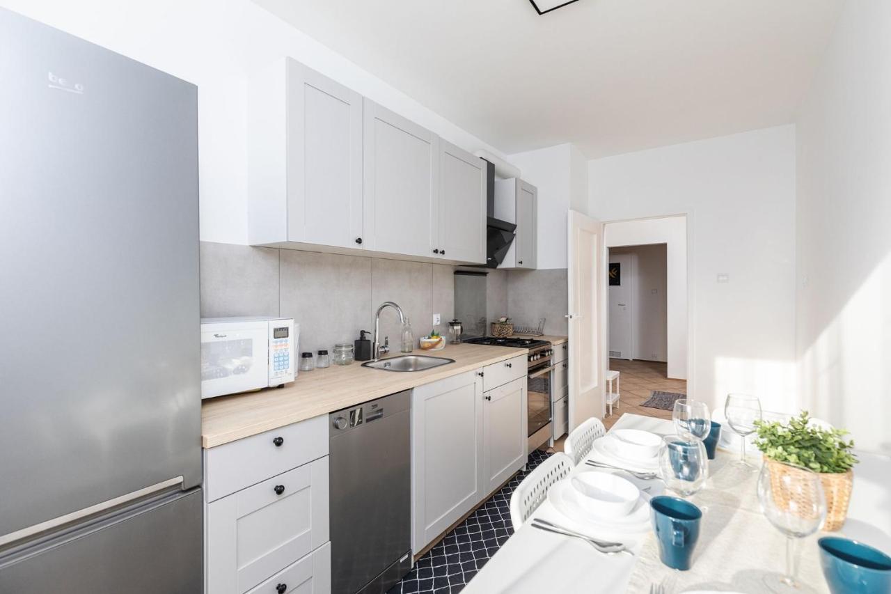 Room, Pirenejska 20 Cozy Rooms Warsaw Ngoại thất bức ảnh