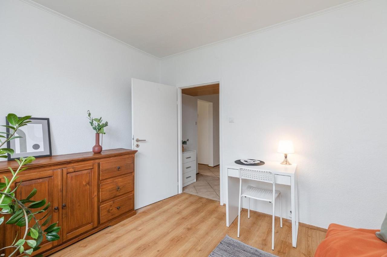 Room, Pirenejska 20 Cozy Rooms Warsaw Ngoại thất bức ảnh