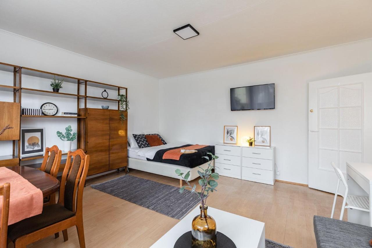 Room, Pirenejska 20 Cozy Rooms Warsaw Ngoại thất bức ảnh