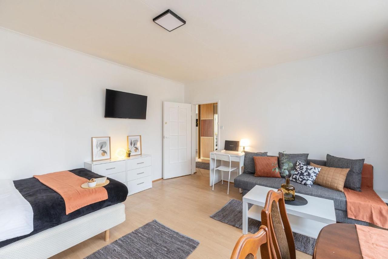 Room, Pirenejska 20 Cozy Rooms Warsaw Ngoại thất bức ảnh